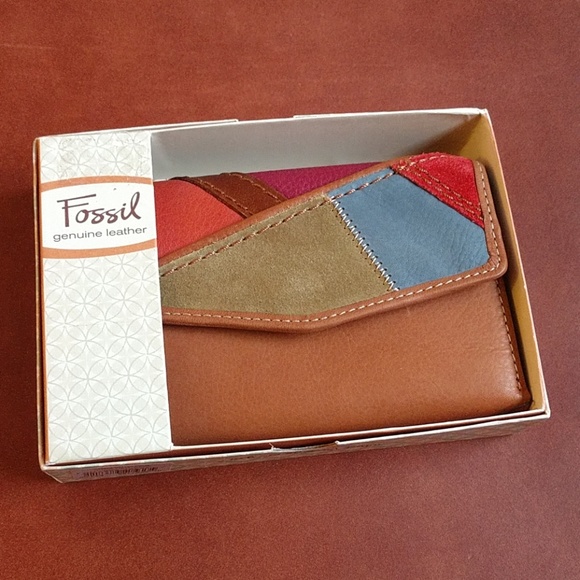 Fossil Handbags - BNWT Genuine Leather Wallet.